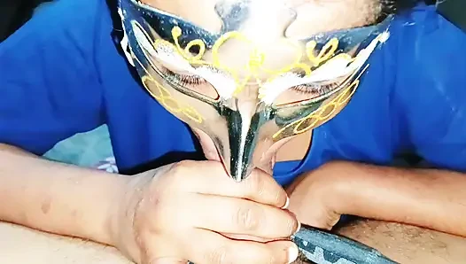 Hintli köylü kadın ağzına boşalmak için büyük yarak emiyor, en iyi oral seks yüzü derin gırtlak videosu