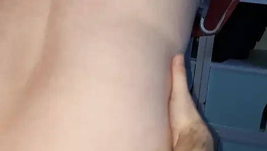 O içime boşalana kadar arkadan sikiliyorum