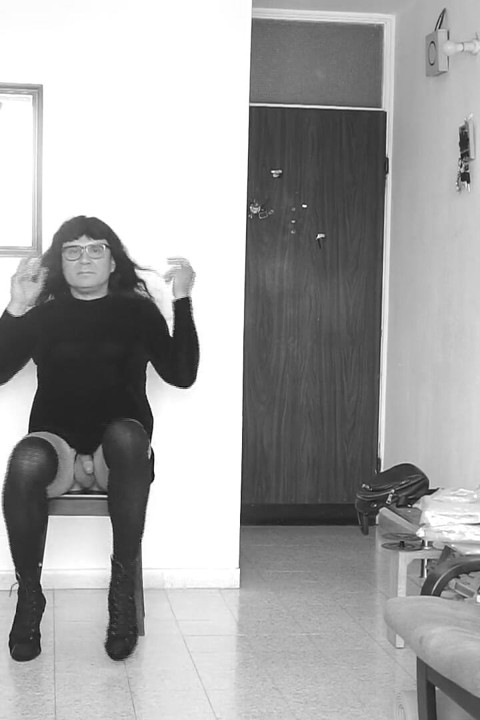 Crossdresser Short Dress Show