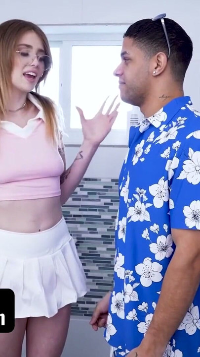 Üvey kardeşler çıldırdı: Mike ve Selina'nın tatili ev sahipleri ile bir dörtlü sekse dönüşüyor | Klip 2