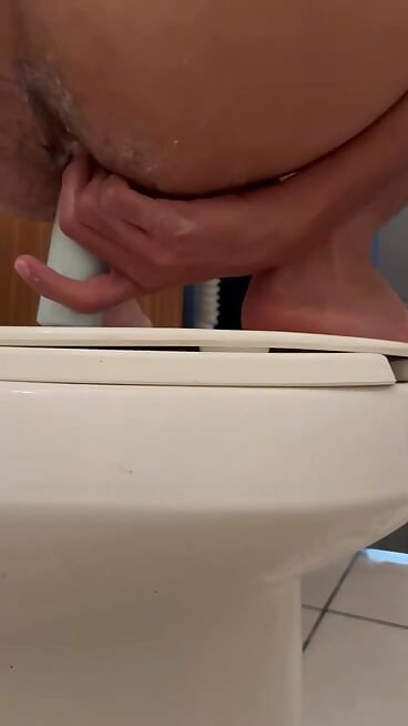 把一条船推到我的屁股上