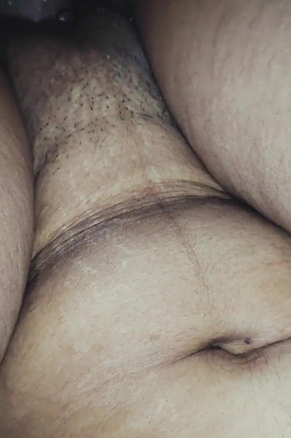 J’ai fait sucer la bite à la voisine bhabhi chez elle puis la baiser