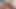 Verführerisches brünettes schätzchen befriedigt sich mit dildo