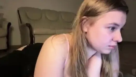 Jucielussie anal fingering doggy in tight jeans