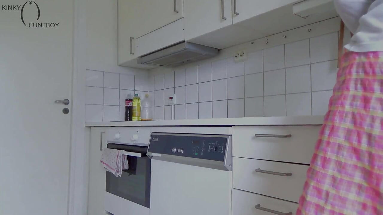 Jebi moju pičku na kuhinjskom pultu
