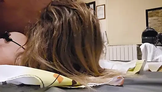 Orta yaşlı seksi kadın Uruguaylı hamile kalmak istemiyor dışarıda bitirmemi istiyor