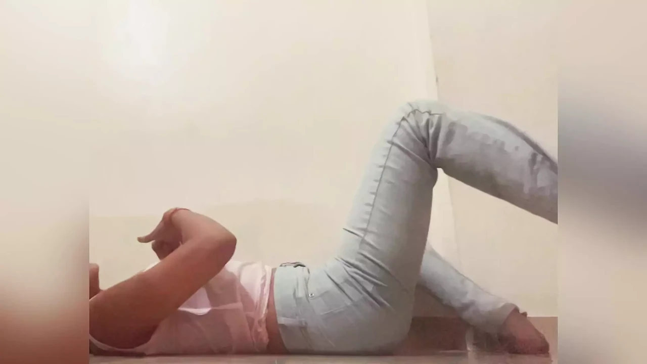 College girl sayra in jeans