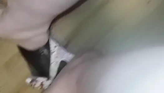 Обувь Birkenstock обрабатывается