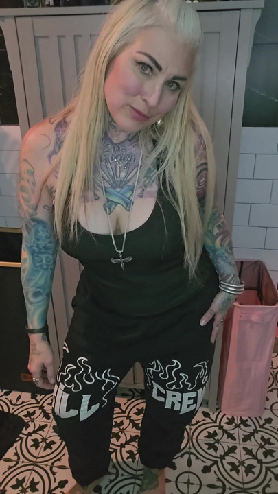 Wanna see my Boobies?