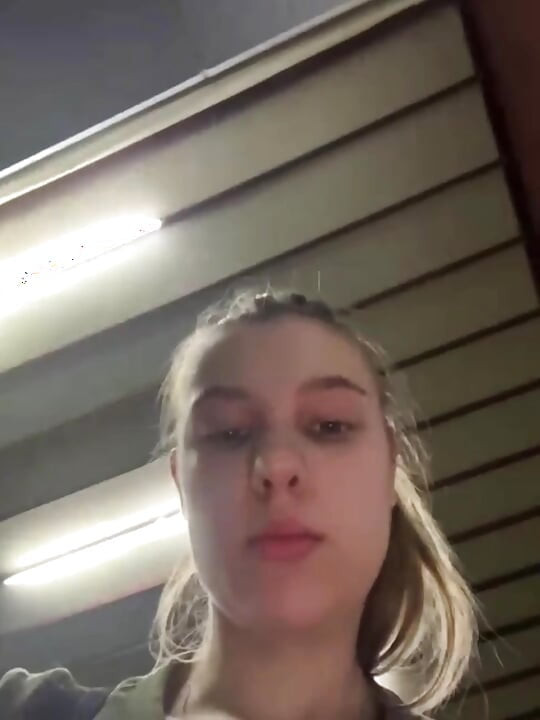 Extreme Squirting in the public gym with jucielussie