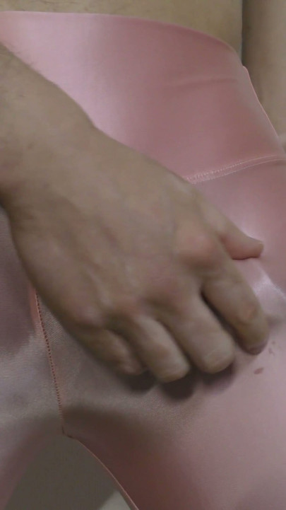 Masturbation with pink spandex leggings | Clip 1