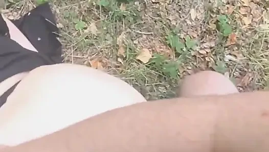 Doğanın Ortasında Olgun, Azin Bir MILF'le Yatacak Yabancı Birini Arıyorum.