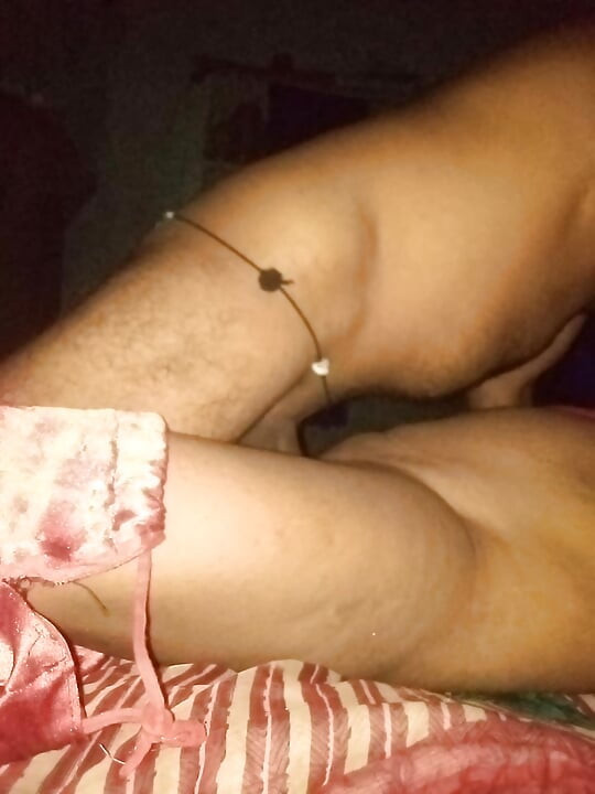 Bhabi ne baiya ke bal saf kiye fir chudai ki