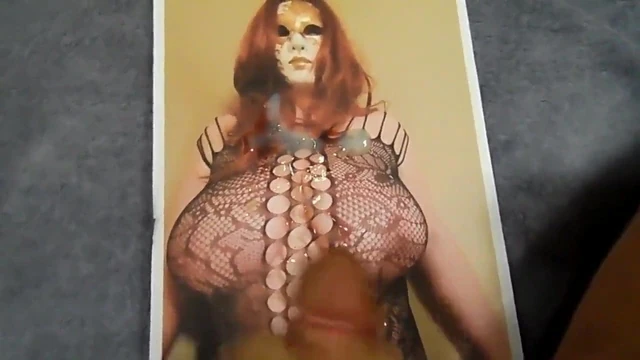 LoveBodyVariety wanking on Lateshay 38J tits