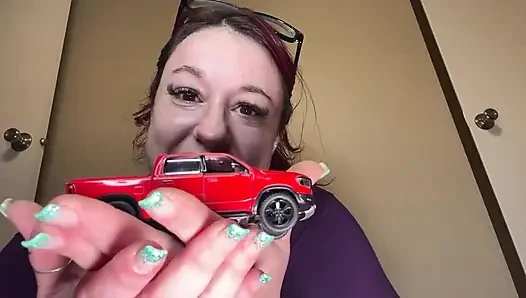 Giantess Stomps a Truck
