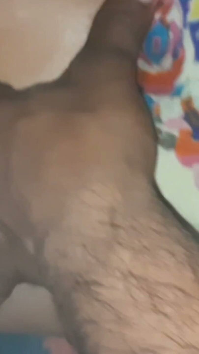 Le beau-frère massa Babi et la quitta, mesura la profondeur de la relaxation de Babi et la quitta. | Clip 1