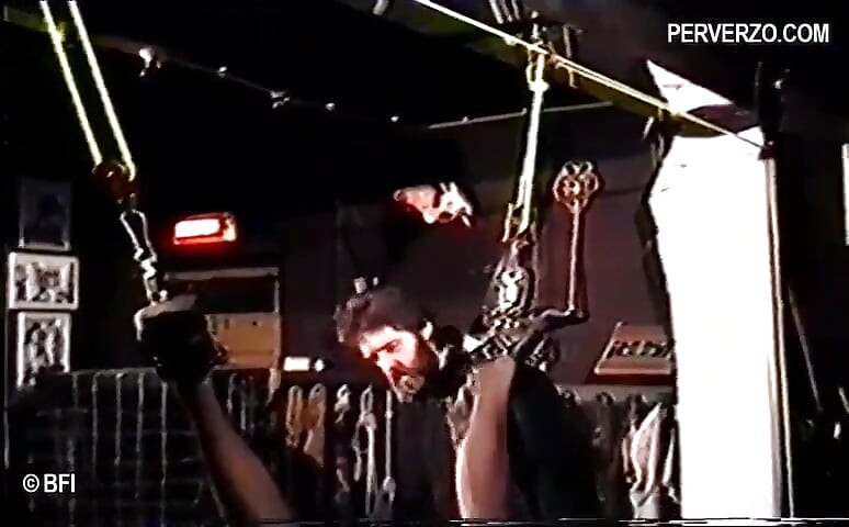 为一个讨厌的小妞受苦