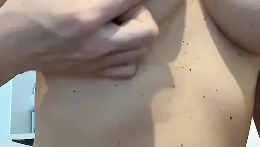 Meme uçlarımı ovmaya başladığımda bunun olacağını beklemiyordum