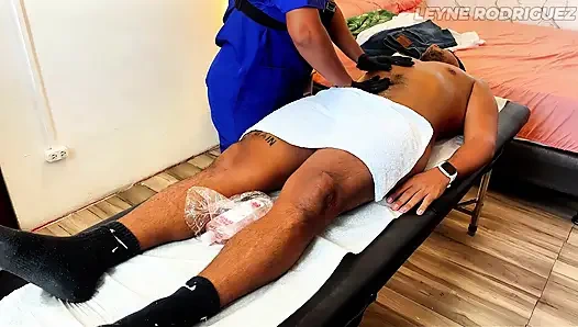 Massage with an unexpected happy ending - Risky Cum