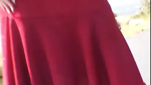Cewek sange ini lagi ngentot pantatnya pakai dildo sampai lubangnya menganga lebar