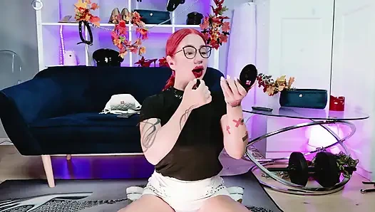 Человек стал латексным фемботом для использования HD Mp4