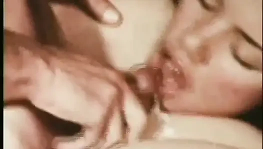 Lesbians threesome pussy licking vintage pussy fucking