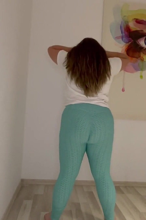 Fart Squats in Different Leggings