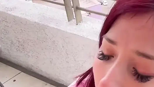 Heißer selbstgedrehter sex auf dem balkon der wohnung