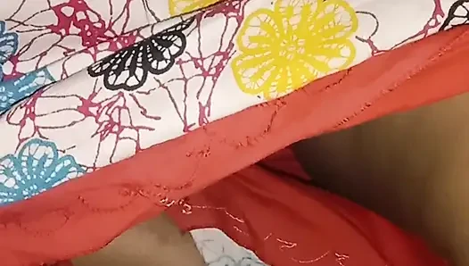 Beautiful Tamil Aunty Lets Husband Videotape Her Private Parts