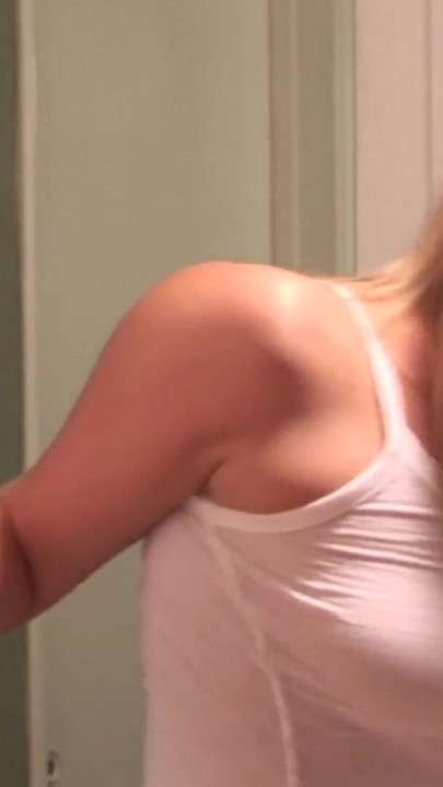 Must-see moment from "Blondes 23 Jahre hat feuchten Traum mit dem Mann ihrer schwester"