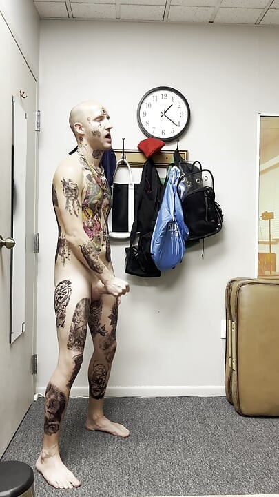 Ansigt Tatoveret Twink Rykker, Mens Dildo Kneppet