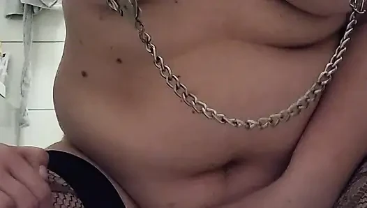 Asa ile yoğun dildo binme seansı, orgazmla bitiyor