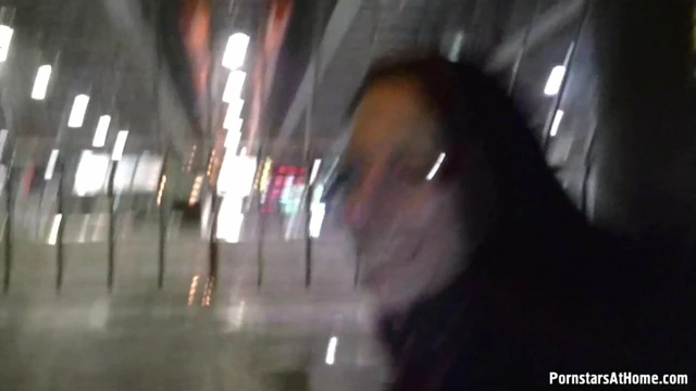 Czech girl pees (glasses)