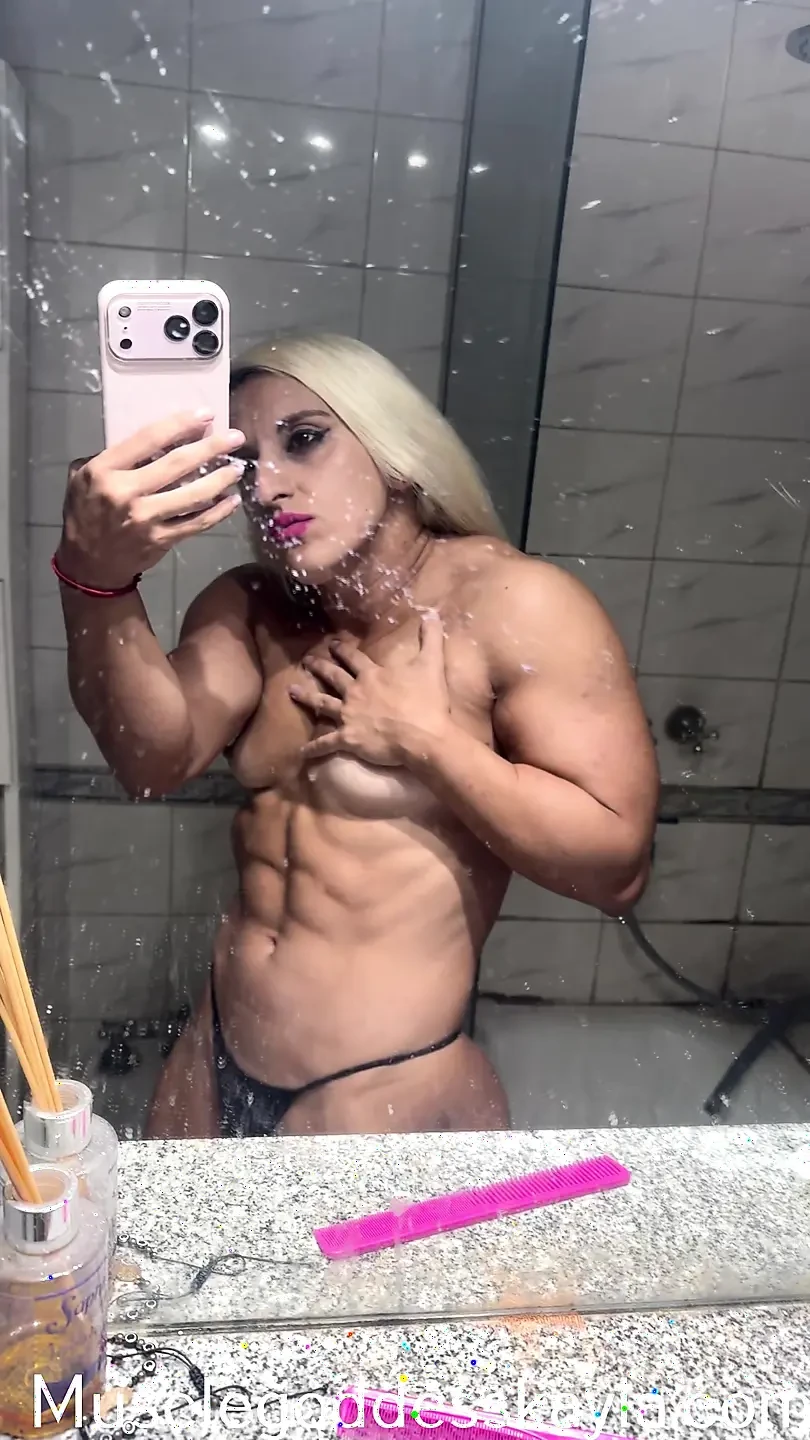 Giantess Female BodyBuilder
