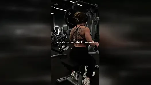 TikTok Teen's Pussy Slip-Up: Accidental Virgin Exposure!
