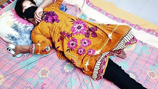 Индийская юная девушка из Bangla пальцами, горячая юная мастурбация на видео