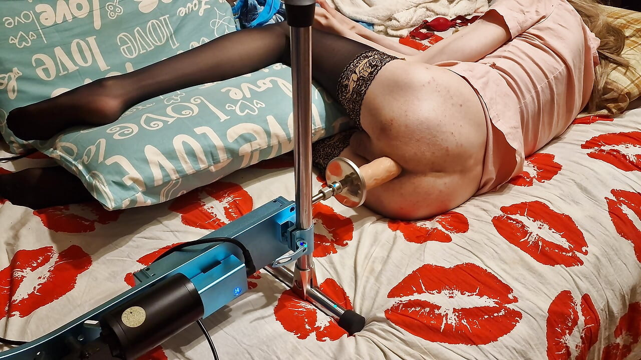 Sissy having sex with a fuck machine Russian