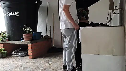 Komşumu yıkarken siktim