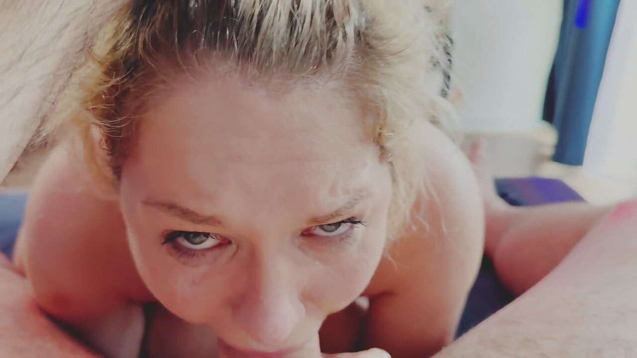 Desperate Housewife Takes My Thick Cock Deep With Yellow Nails