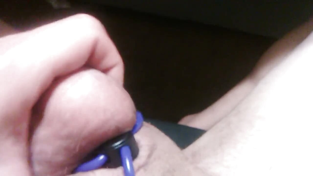 POV transgirl, poprvé pomocí posuvného dvojitého sexuálního prstenu; Žádný zvuk