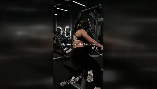 TikTok Teen's Pussy Slip-Up: Accidental Virgin Exposure!