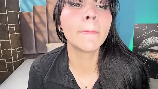 Ich gebe Glosse auf meine lippen
