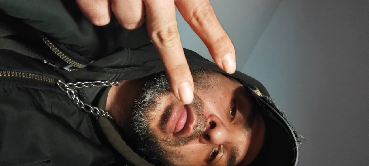 Suddenly really hurry jerking in bed