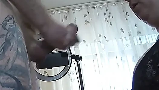 Freundin in den mund zwischen titten und sperma auf dicke titten gefickt