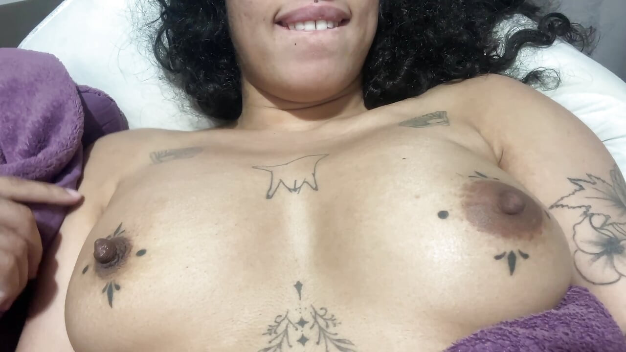 Hairy pussy Under blankets
