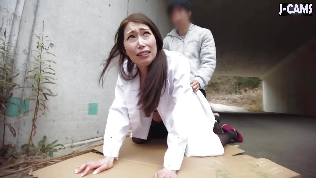 Juguetona nutricionista con lengua larga provoca lentamente dibujarte con una sonrisa traviesa ep. 2