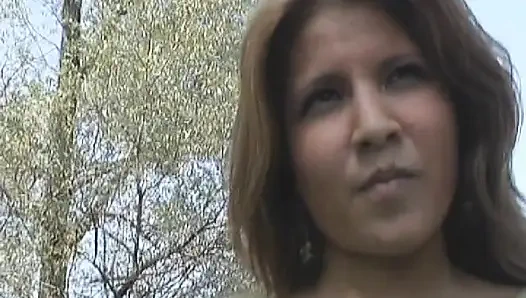 Она сосущая член французская дама, которая может заставить любого человека кончить