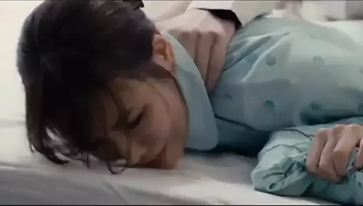 Scène de sexe dans un film coréen ... une infirmière se fait baiser