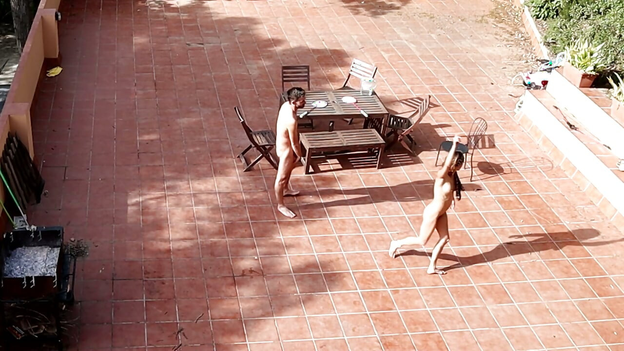 Couple catched fucking in the courtyard