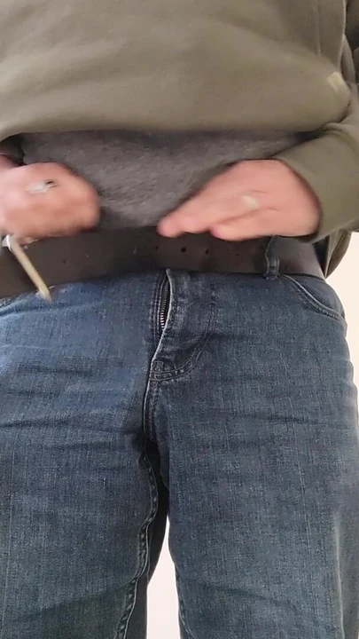 Pissing #32